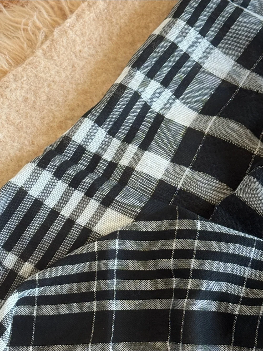 Express Black and white scarf with silver tinsel sqaure shaped